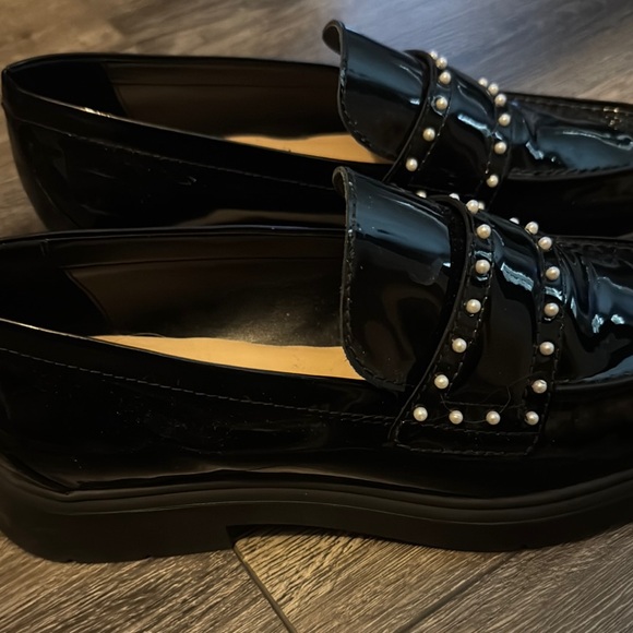 Black Patent Leather Loafers with Pearl Accents - Picture 2 of 6